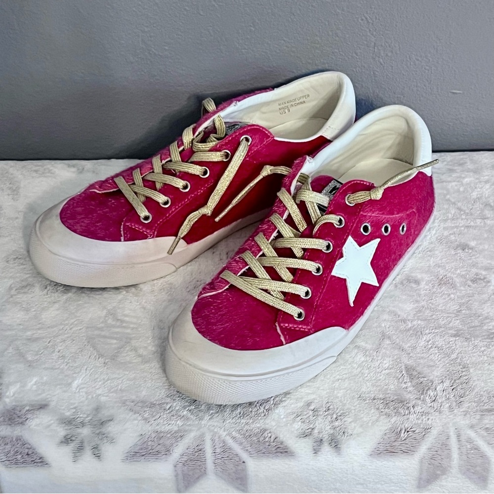 Mi.iM Sadie Magenta Hot Pink Calf Hair‎ Star Sneakers Gold Laces Women’s Size 9